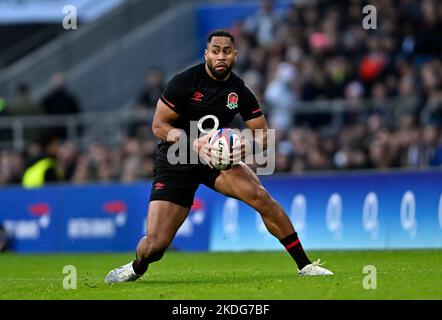 Twickenham, Regno Unito. 06th Nov 2022. Inghilterra V Argentina. Stadio di Twickenham. Twickenham. Joe Cokanasiga (Inghilterra) durante la partita di rugby della serie delle Nazioni d'autunno Inghilterra V Argentina. Credit: Sport in Pictures/Alamy Live News Foto Stock