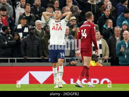 Tottenham Hotspur's Ivan Perisic rues un'occasione perduta in ritardo nel gioco durante la partita della Premier League al Tottenham Hotspur Stadium, Londra. Data immagine: Domenica 6 novembre 2022. Foto Stock