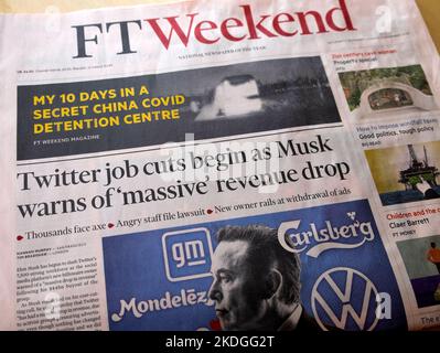 'I tagli di lavoro di Twitter iniziano come Musk avverte del 'calo 'di reddito 'massive' FTWeekend Financial Times giornale titolo 5 novembre 2022 Foto Stock