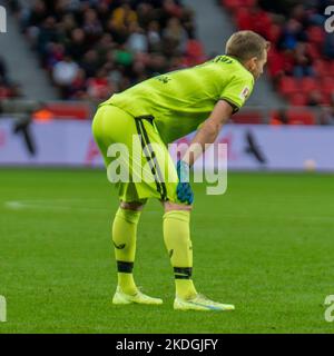 Leverkusen, Renania settentrionale-Vestfalia, Germania. 6th Nov 2022. Il portiere di Bayer Leverkusen LIKAS HRADECKY (1) mette le mani in ginocchio nella partita Bayer Leverkusen vs. Union Berlin Bundesliga alla BayArena di Leverkusen, Germania, il 6 novembre 2022. (Credit Image: © Kai Dambach/ZUMA Press Wire) Foto Stock