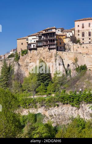 Cuenca, Provincia di Cuenca, Castiglia-la Mancha, Spagna. Il famoso casas colgadas, o case pensili, che ospita il Museo di Arte astratta spagnola - Mus Foto Stock