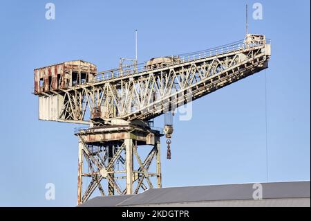 Gru cantieristica nella storica Clydebank Glasgow Scozia Foto Stock