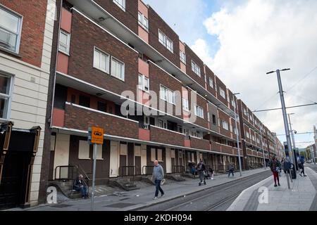 alloggi sociali e appartamenti a bordo su dominick street bassa città interna dublino repubblica d'irlanda Foto Stock