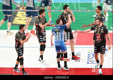 Civitanova Marche, Italia. 06th Nov 2022. Cucine Lube Civitanova team durante Cucine Lube Civitanova vs WithU Verona, Pallavolo Serie a Campionato Men Superleague a Civitanova Marche, Italia, Novembre 06 2022 Credit: Independent Photo Agency/Alamy Live News Foto Stock