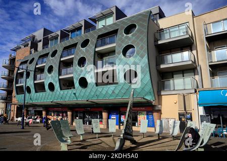 Esplanade House, appartamenti fronte mare di Porthcawl. Ottobre 2022. Autunno. Foto Stock