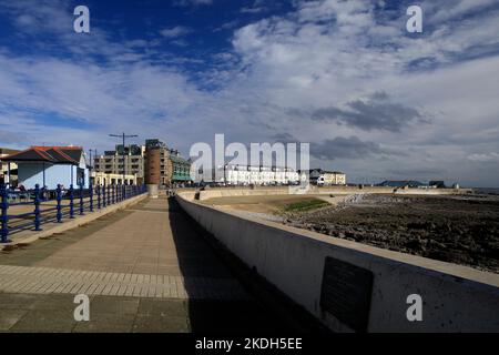 Lungomare di Porthcawl e Esplanade. Novembre 2022. Autunno. Foto Stock