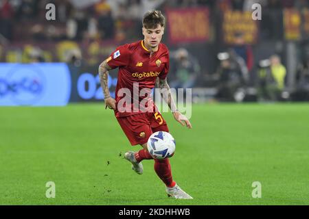 Roma, Italia. 06th Nov 2022. Nicola Zalewski di AS Roma durante il calcio Serie A Match, Stadio Olimpico, AS Roma contro Lazio, 06th Nov 2022 Photographer01 Credit: Independent Photo Agency/Alamy Live News Foto Stock