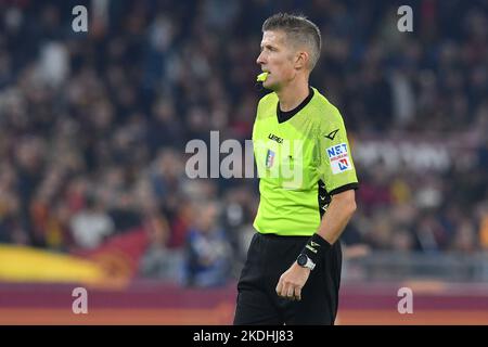 Roma, Italia. 06th Nov 2022. Arbitro Daniele Orsato durante il calcio Serie A Match, Stadio Olimpico, AS Roma contro Lazio, 06th Nov 2022 Photographer01 Credit: Independent Photo Agency/Alamy Live News Foto Stock