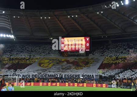 Roma, Italia. 06th Nov 2022. Tifosi di Roma durante il calcio Serie A Match, Stadio Olimpico, AS Roma contro Lazio, 06th Nov 2022 Photographer01 Credit: Independent Photo Agency/Alamy Live News Foto Stock