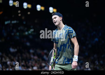 Parigi, Francia. 06th Nov 2022. Holger Rune di Danimarca durante il Rolex Paris Masters, torneo ATP Masters 1000, il 6 novembre 2022 presso l'Accor Arena di Parigi, Francia. Foto di Victor Joly/ABACAPRESS.COM Credit: Victor Joly/Alamy Live News Foto Stock