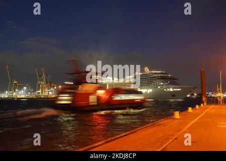Amburgo, Germania. 07th Nov 2022. La nave da crociera 'MSC preziosa' arriva nel porto di Amburgo. Credit: Marcus Brandt/dpa/Alamy Live News Foto Stock