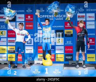 Il podio maschile Junior alla Croce di Koppenberg Foto Stock