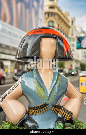 Madrid, Spagna - 29 ottobre 2022: Statua di Menina lungo le strade della città. Foto Stock