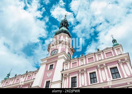 Il municipio rinascimentale sulla storica piazza del mercato di Zamość. Una città iscritta nella lista del patrimonio mondiale Foto Stock