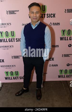 New York, NY, Stati Uniti. 6th Nov 2022. BD Wong agli arrivi per VOI SI AMMALERÀ di apertura Notte Off-Broadway, Laura Pels Theatre, New York, NY 6 novembre 2022. Credit: Manoli Figetakis/Everett Collection/Alamy Live News Foto Stock