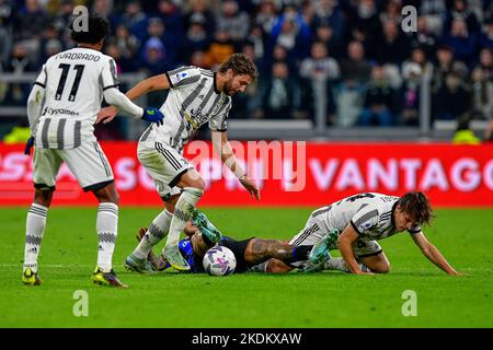 Torino, Italia. 06th novembre 2022. Manuel Locatelli (5) della Juventus visto durante la Serie Un match tra Juventus e Inter allo Stadio Allianz di Torino. (Photo credit: Gonzales Photo - Tommaso Fimiano). Foto Stock