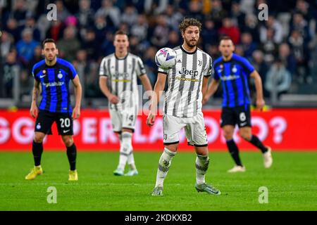 Torino, Italia. 06th novembre 2022. Manuel Locatelli (5) della Juventus visto durante la Serie Un match tra Juventus e Inter allo Stadio Allianz di Torino. (Photo credit: Gonzales Photo - Tommaso Fimiano). Foto Stock