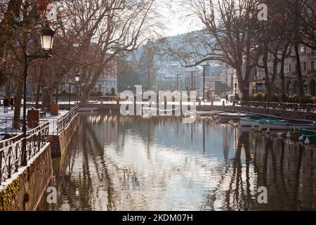 Villaggio famoso Annecy, alta Savoia, Alpi del Rodano, Francia Foto Stock