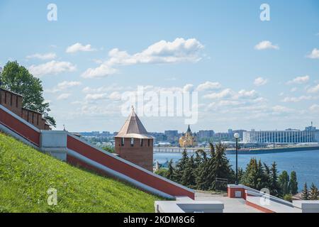 Confluenza dei fiumi Volga e Oka dal territorio del Cremlino di Nizhny Novgorod Foto Stock