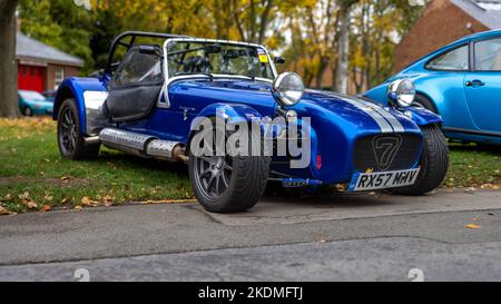 2007 Caterham Super 7 ‘RX57 MMV’ in mostra alla spaventosa Assemblea delle Auto tenutasi presso il Bicester Heritage Centre il 30th ottobre 2022 Foto Stock