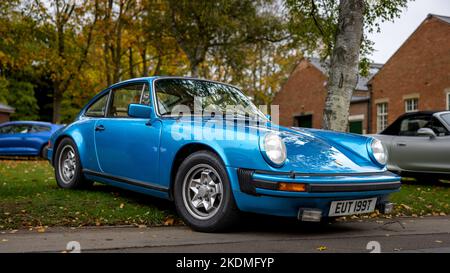 1979 Porsche 911 ‘EUT 199T’ in mostra alla spaventosa Assemblea delle Auto tenutasi presso il Bicester Heritage Centre il 30th ottobre 2022 Foto Stock