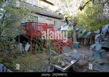 Berkeley, California, Stati Uniti. 28th Ott 2022. La casa di Berkeley, California in cui David DePape probabilmente visse secondo i neihgbors. DePape attaccò Paul Pelosi, il marito del presidente della Camera Nancy Pelosi, lo picchiò severamente con un martello e che si ruppe nella loro casa di San Francisco all'inizio di venerdì. (Credit Image: © David G. McIntyre/ZUMA Press Wire) Foto Stock