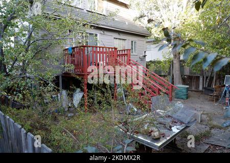 Berkeley, California, Stati Uniti. 28th Ott 2022. La casa di Berkeley, California in cui David DePape probabilmente visse secondo i neihgbors. DePape attaccò Paul Pelosi, il marito del presidente della Camera Nancy Pelosi, lo picchiò severamente con un martello e che si ruppe nella loro casa di San Francisco all'inizio di venerdì. (Credit Image: © David G. McIntyre/ZUMA Press Wire) Foto Stock