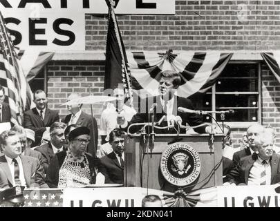 Eleanor Roosevelt, Nelson Rockefeller, John F. Kennedy e David Dubinsky a New York 19 maggio 1962 Foto Stock