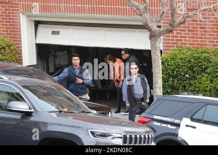 San Francisco, California, Stati Uniti. 31st Ott 2022. Il portavoce della casa Nancy Pelosi lascia la casa di San Francisco di suo marito Paul Pelosi, a San Francisco. Paul Pelosi, è stato attaccato e severamente picchiato da un assalitore con un martello che ha rotto nella loro casa di San Francisco all'inizio di venerdì 28 ottobre 2022. (Credit Image: © David G. McIntyre/ZUMA Press Wire) Foto Stock