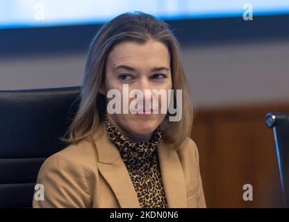 Kiev, Ucraina. 04 Novembre 2022. Consiglio Nazionale di sicurezza degli Stati Uniti Direttore Senior per l'Europa Amanda Sloat, durante i colloqui bilaterali con il Capo dell'Ufficio Presidenziale ucraino Andriy Yermak al Palazzo Mariinsky, 4 novembre 2022 a Kyiv, Ucraina. Credit: Presidenza Ucraina/Ufficio stampa presidenziale Ucraina/Alamy Live News Foto Stock