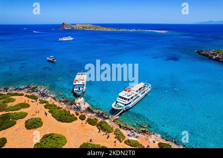 Spiaggia di Kolokytha (e capo), Elounda, Golfo di Mirabello, comune di Agios Nikolaos, Lassithi, Creta, Grecia. Foto Stock