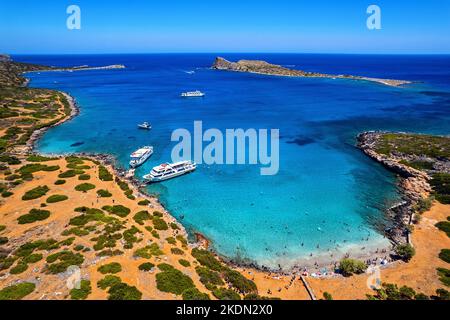 Spiaggia di Kolokytha (e capo), Elounda, Golfo di Mirabello, comune di Agios Nikolaos, Lassithi, Creta, Grecia. Foto Stock