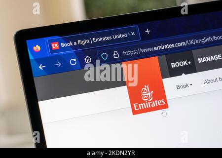 La pagina web di prenotazione voli per Emirates è una delle due compagnie aeree degli Emirati Arabi Uniti. La compagnia aerea è una filiale del Gruppo Emirates Foto Stock