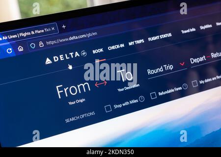 Pagina di prenotazione del sito Web per Delta Air Lines, Inc., generalmente denominata Delta, una delle principali compagnie aeree degli Stati Uniti e un vettore legacy Foto Stock