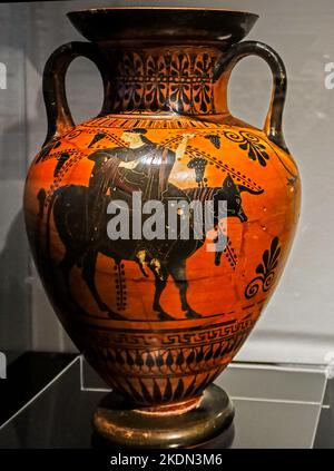 Un vaso etrusco in mostra al Museo di Storia Romana, Nimes Francia. Foto Stock