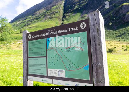 Cartello per la pista ricreativa Glencoe Orbital, Highlands scozzesi, Scozia, Regno Unito, 2022 Foto Stock