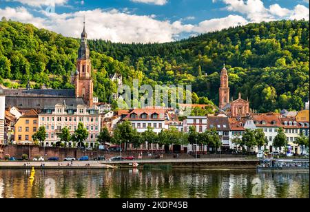 Skyline di Heidelberg sul fiume Neckar nel Baden-Wuerttemberg, Germania Foto Stock