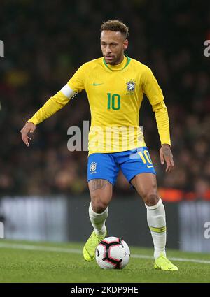 Foto del file datata 16-11-2018 di Neymar in Brasile. La maggior parte dei più grandi giocatori del pianeta sarà in Qatar per la Coppa del mondo 2022. Il brasiliano ha perso la loro semifinale nella sua patria nel 2014 a causa di infortunio ed è stato eliminato negli ultimi otto quattro anni fa così si sentirà che ha incompiuto il business nonostante sei gol in 10 World Cup apparizioni. Data di emissione: Martedì 8 novembre 2022. Foto Stock