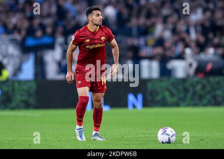 Roma, Italia. 06th Nov 2022. Mehmet Celik di AS Roma durante la Serie A match tra Roma e Lazio allo Stadio Olimpico di Roma il 6 novembre 2022. Credit: Giuseppe Maffia/Alamy Live News Foto Stock