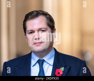 Londra, Regno Unito. 08th Nov 2022. Robert Jenrick, Ministro dell'immigrazione, arriva a una riunione del gabinetto al 10 di Downing Street, Londra. Credit: Ian Davidson/Alamy Live News Foto Stock