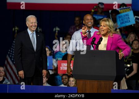 Bowie, Stati Uniti. 07th Nov 2022. First Lady Jill Biden fa le sue osservazioni. Il presidente Joe Biden partecipa a un partito democratico del Maryland uscire il Rally di voto per il candidato gubernatorial Wes Moore davanti ai 2022 Midterms. Credit: SOPA Images Limited/Alamy Live News Foto Stock