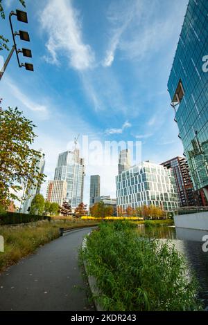 L'Ambasciata degli Stati Uniti d'America a Londra è la missione diplomatica degli Stati Uniti nel Regno Unito. Si trova in Nine Elms Foto Stock