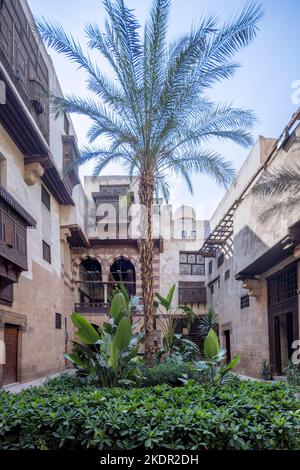 Vista dal cortile, casa di al-Suhaymi, costruita nel 1648, periodo ottomano, il Cairo, Egitto Foto Stock