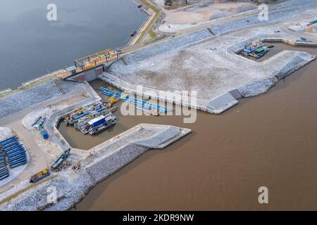 Foce del fiume Pump Station sul fiume Vistola a Varsavia, capitale della Polonia Foto Stock