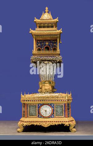 Palazzo di dinastia qing oro placcato in rame intarsio smalto numero crunchers tipo orologio ad acqua Foto Stock