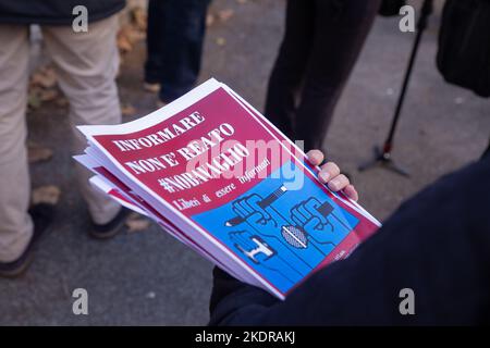 Roma, Italia, 08/11/2022, Roma, Italia. 08th Nov 2022. Sit-in organizzato da giornalisti italiani in Piazzale Clodio di fronte all'ingresso del Tribunale di Roma. (Foto di Matteo Nardone/Pacific Press) Credit: Pacific Press Media Production Corp./Alamy Live News Foto Stock