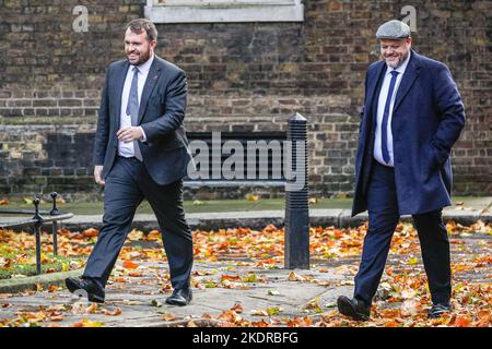 Londra, Regno Unito. 08th Nov 2022. Jonathan Gullis, membro del Parlamento per Stoke-on-Trent, sottosegretario di Stato parlamentare per le norme scolastiche. I ministri del Partito conservatore partecipano alla riunione settimanale del governo Sunak al 10 di Downing Street a Londra. Credit: Imageplotter/Alamy Live News Foto Stock