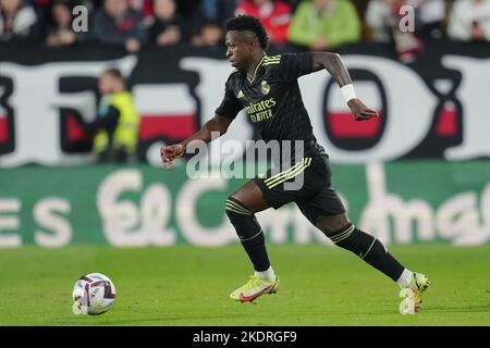 Vinicius Jr di Real Madridduring la Liga match tra Rayo Vallecano e Real Madrid disputata al Vallecas Stadium il 7 novembre 2022 a Madrid, Spagna. (Foto di Bagu Blanco / PRESSIN) Foto Stock