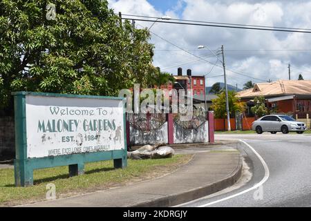 Dabadie, Trinidad e Tobago - 2 ottobre 2022 - ingresso o cartello di benvenuto ai Giardini Maloney, che è una zona residenziale della comunità. Foto Stock