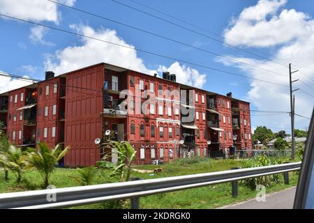 Un edificio residenziale situato nei Maloney Gardens, complesso residenziale situato a Trinidad e Tobago. Foto Stock